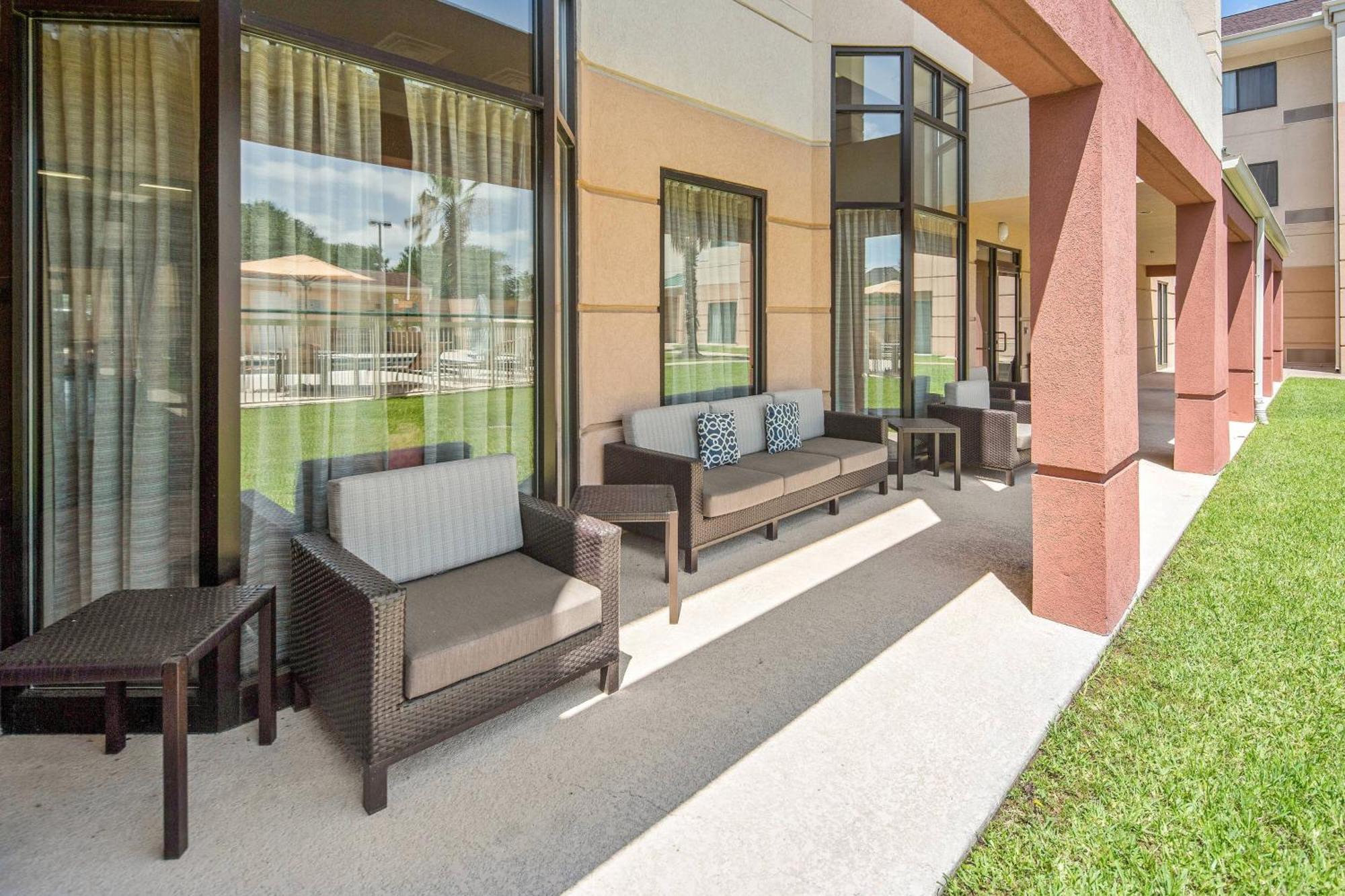 Courtyard By Marriott Bryan College Station Ξενοδοχείο Εξωτερικό φωτογραφία