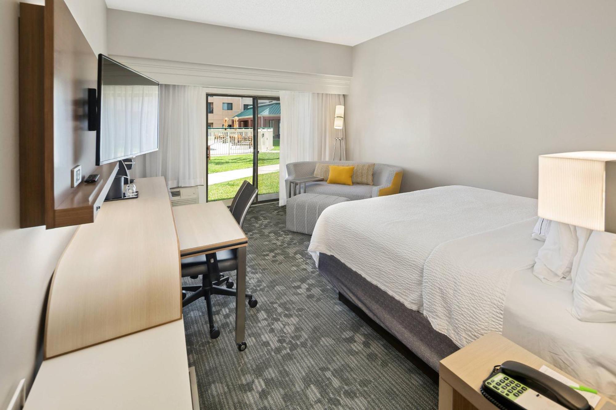 Courtyard By Marriott Bryan College Station Ξενοδοχείο Εξωτερικό φωτογραφία