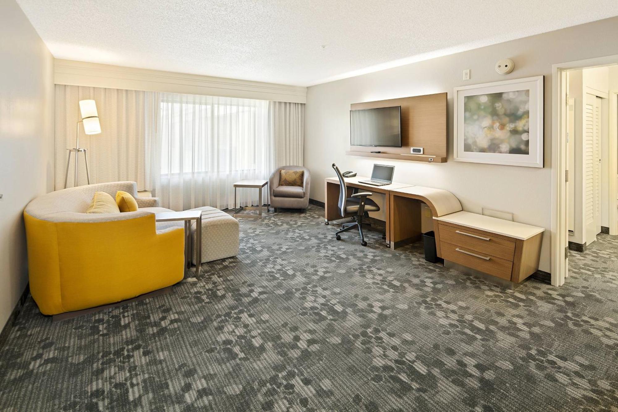 Courtyard By Marriott Bryan College Station Ξενοδοχείο Εξωτερικό φωτογραφία