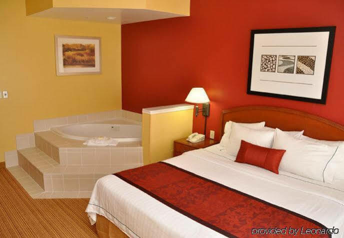 Courtyard By Marriott Bryan College Station Ξενοδοχείο Εξωτερικό φωτογραφία